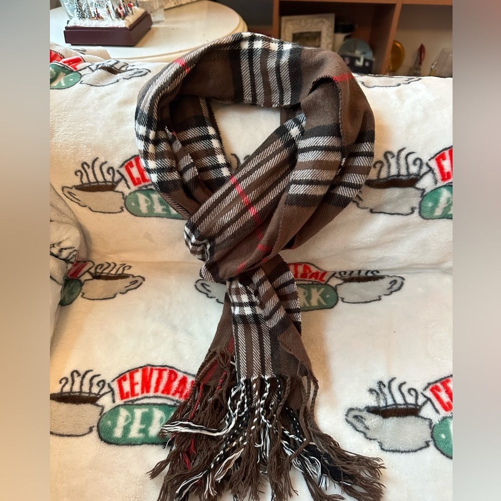Cashmere Scarf - Picture 2 of 3